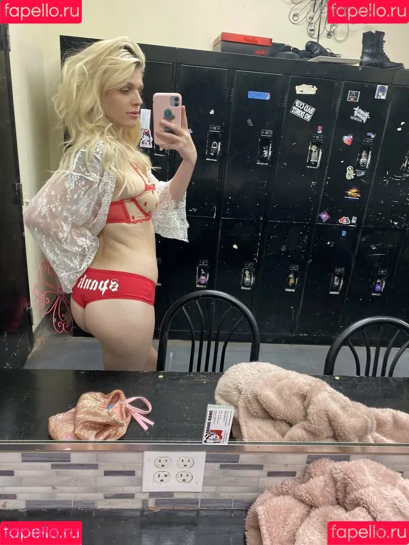 meganholly00 Onlyfans Photo Gallery 