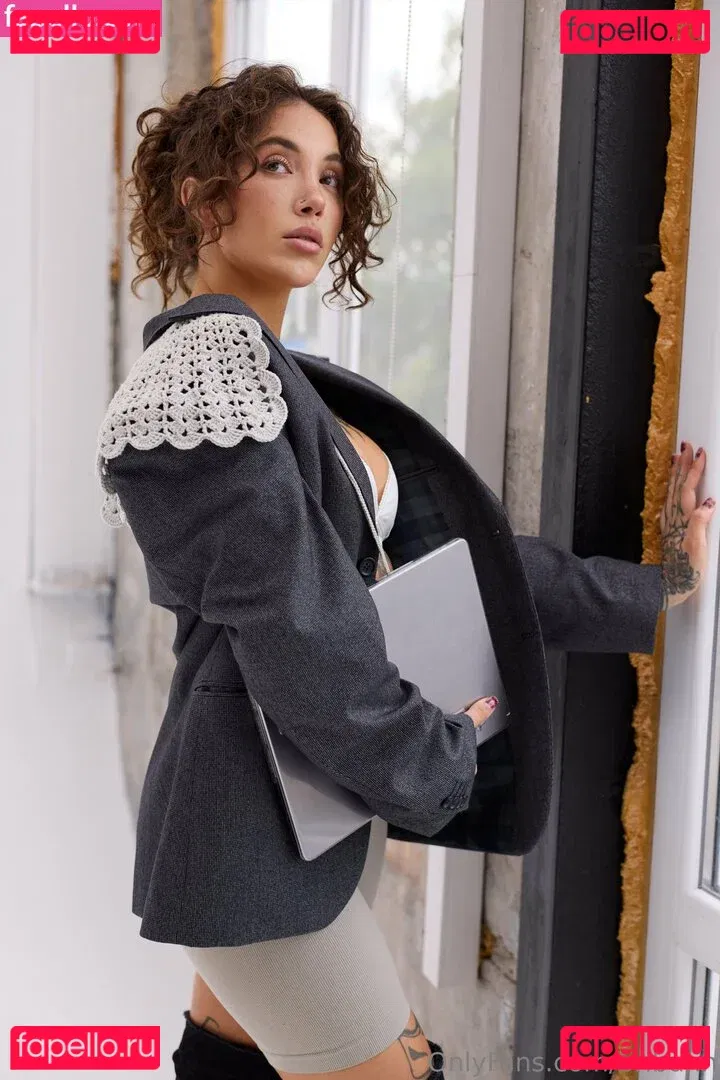 bribunn Onlyfans Photo Gallery 