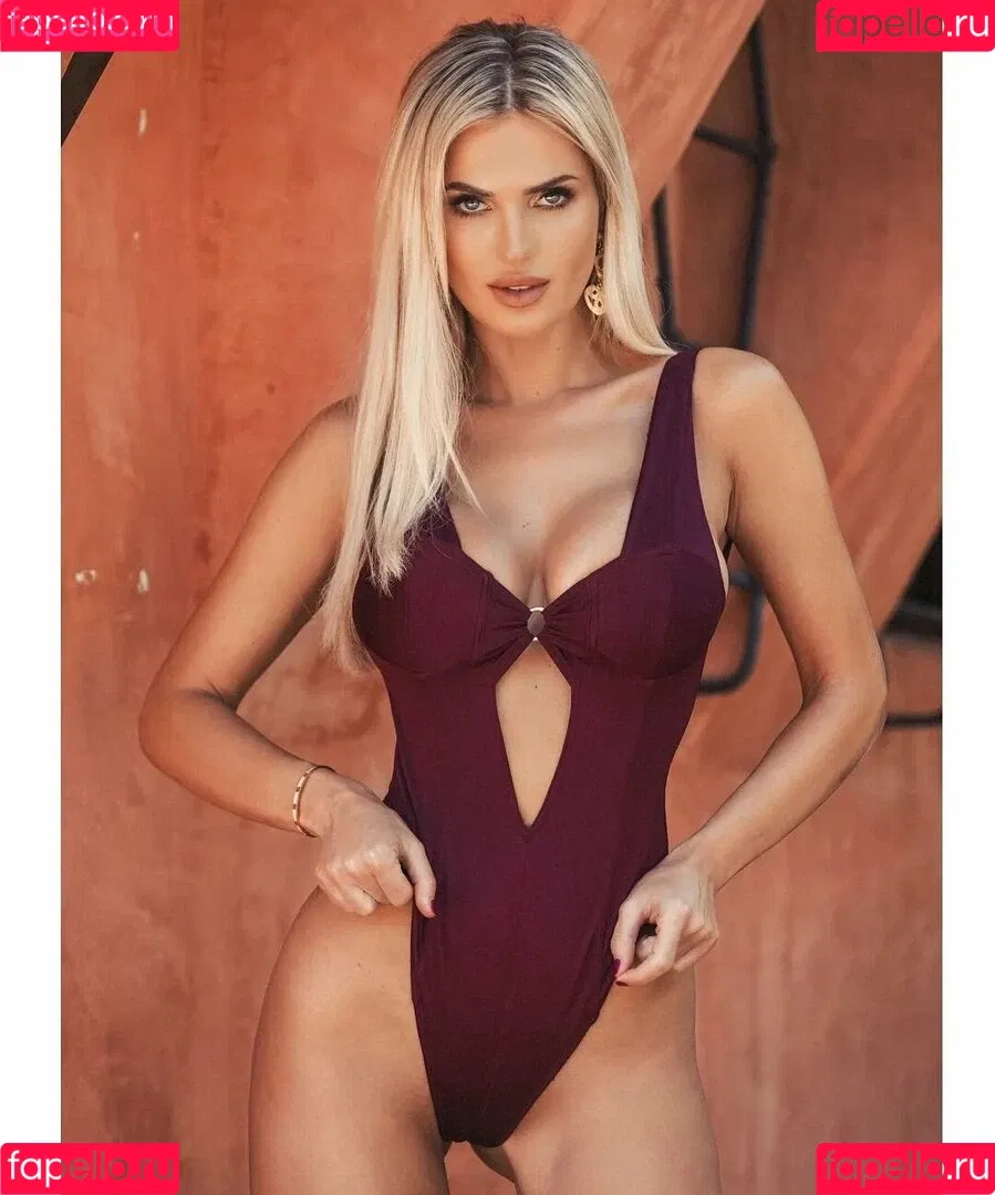 Leanna Bartlett Onlyfans Photo Gallery 
