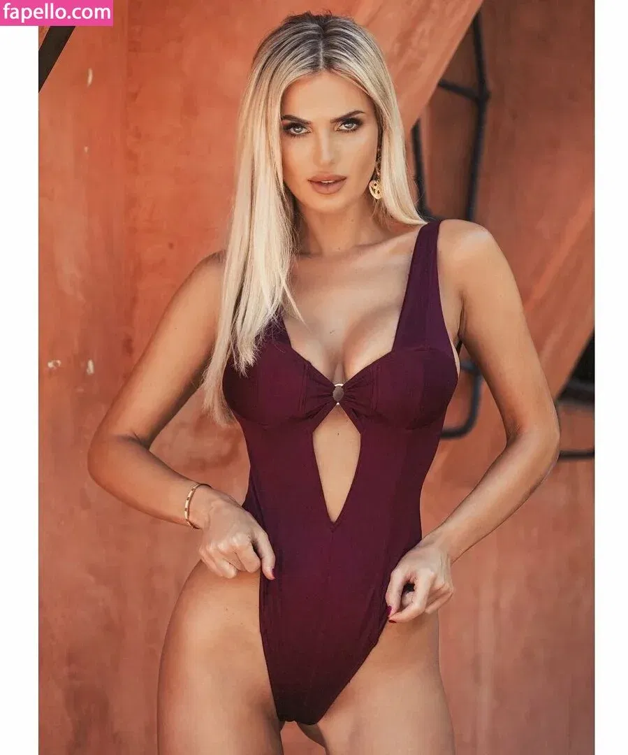 Leanna Bartlett Onlyfans Photo Gallery 