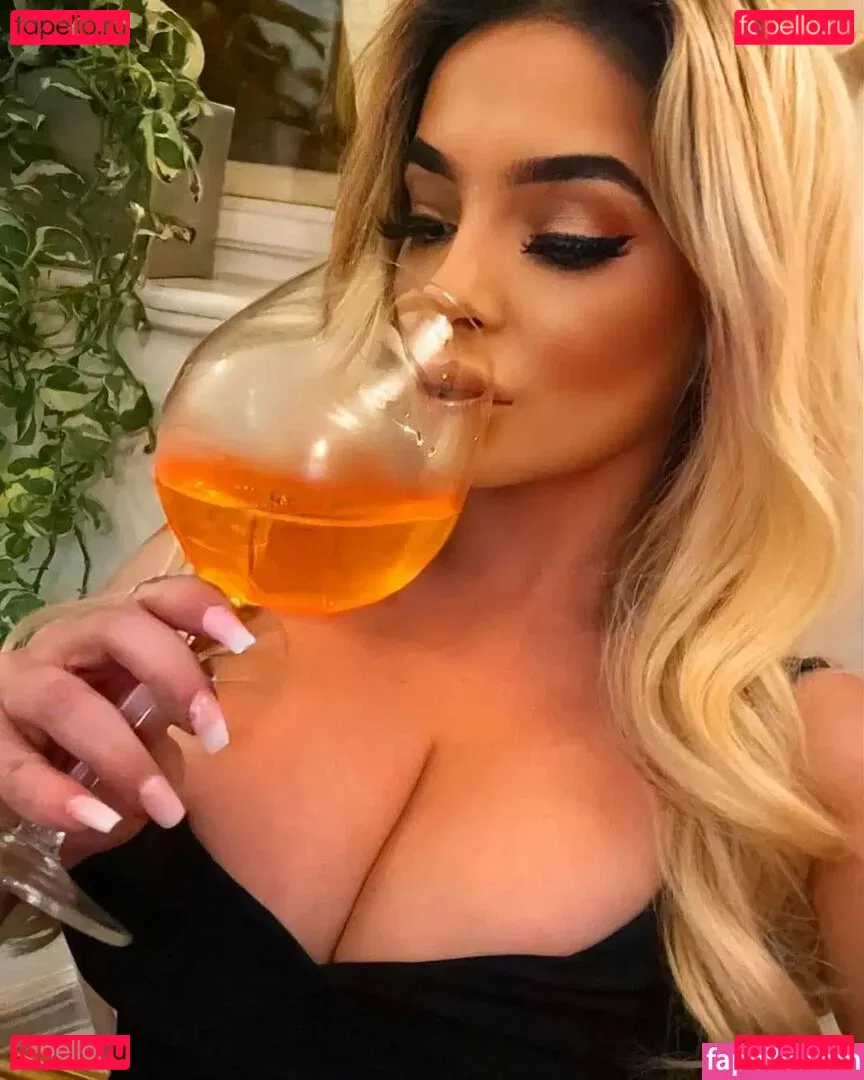 Zoe Leanne Cooper Onlyfans Photo Gallery 