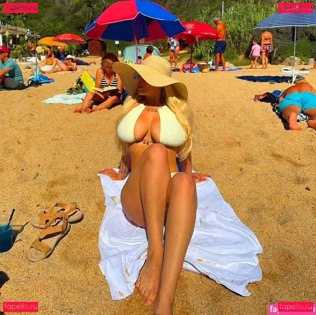 Zoe Leanne Cooper Onlyfans Photo Gallery 