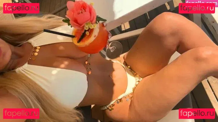 Zoe Leanne Cooper Onlyfans Photo Gallery 