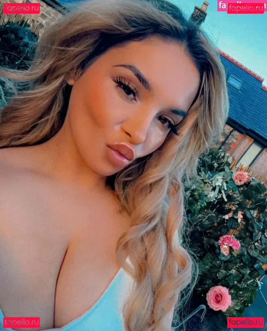 Zoe Leanne Cooper Onlyfans Photo Gallery 