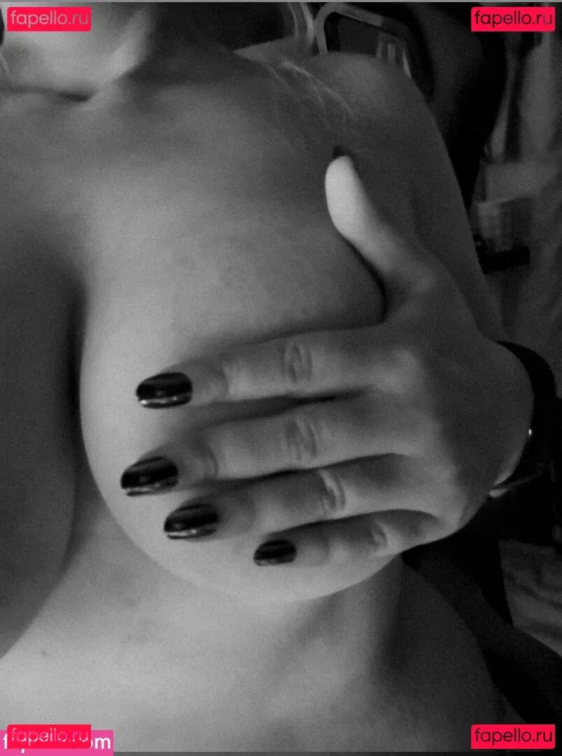 Rising Phoenix Onlyfans Photo Gallery 