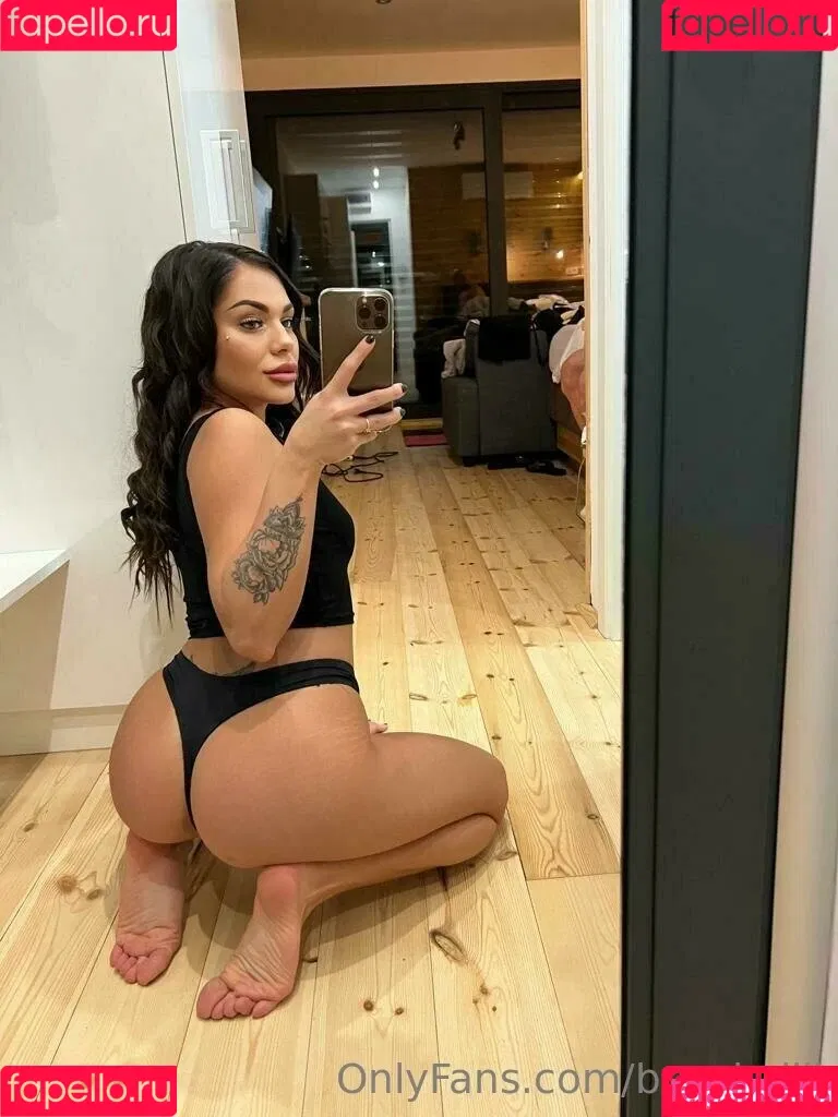 Buczku Lili Onlyfans Photo Gallery 