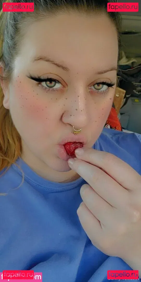 bunnyvelvettvfree Onlyfans Photo Gallery 