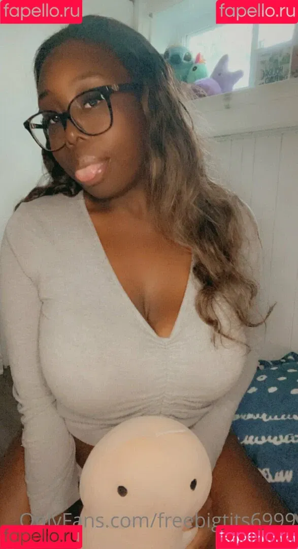 freebigtits6999 Onlyfans Photo Gallery 