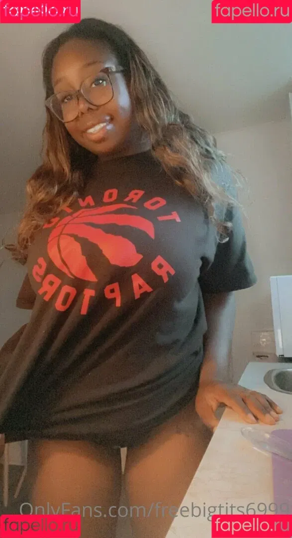 freebigtits6999 Onlyfans Photo Gallery 