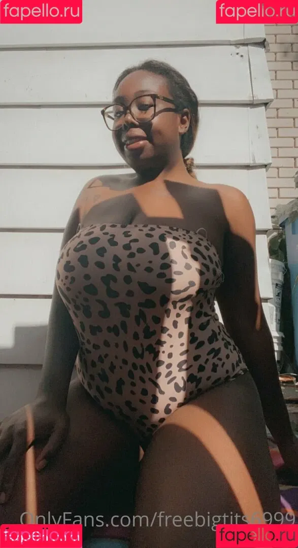 freebigtits6999 Onlyfans Photo Gallery 