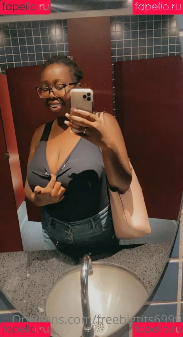 freebigtits6999 Onlyfans Photo Gallery 