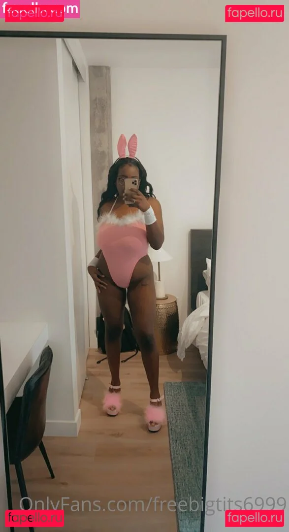 freebigtits6999 Onlyfans Photo Gallery 