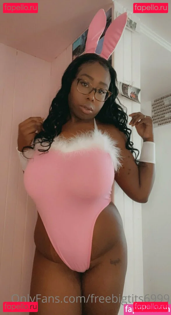 freebigtits6999 Onlyfans Photo Gallery 