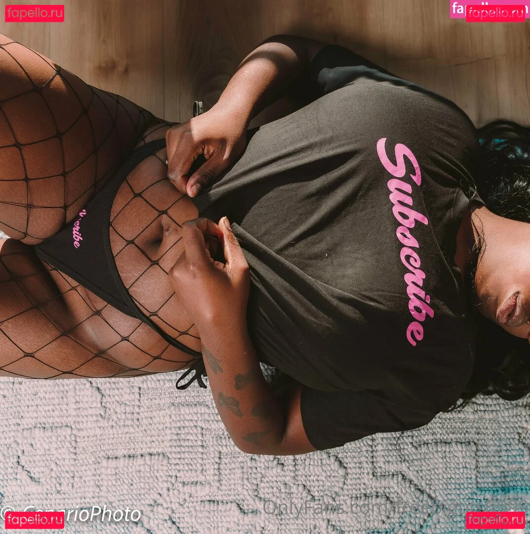 freebigtits6999 Onlyfans Photo Gallery 