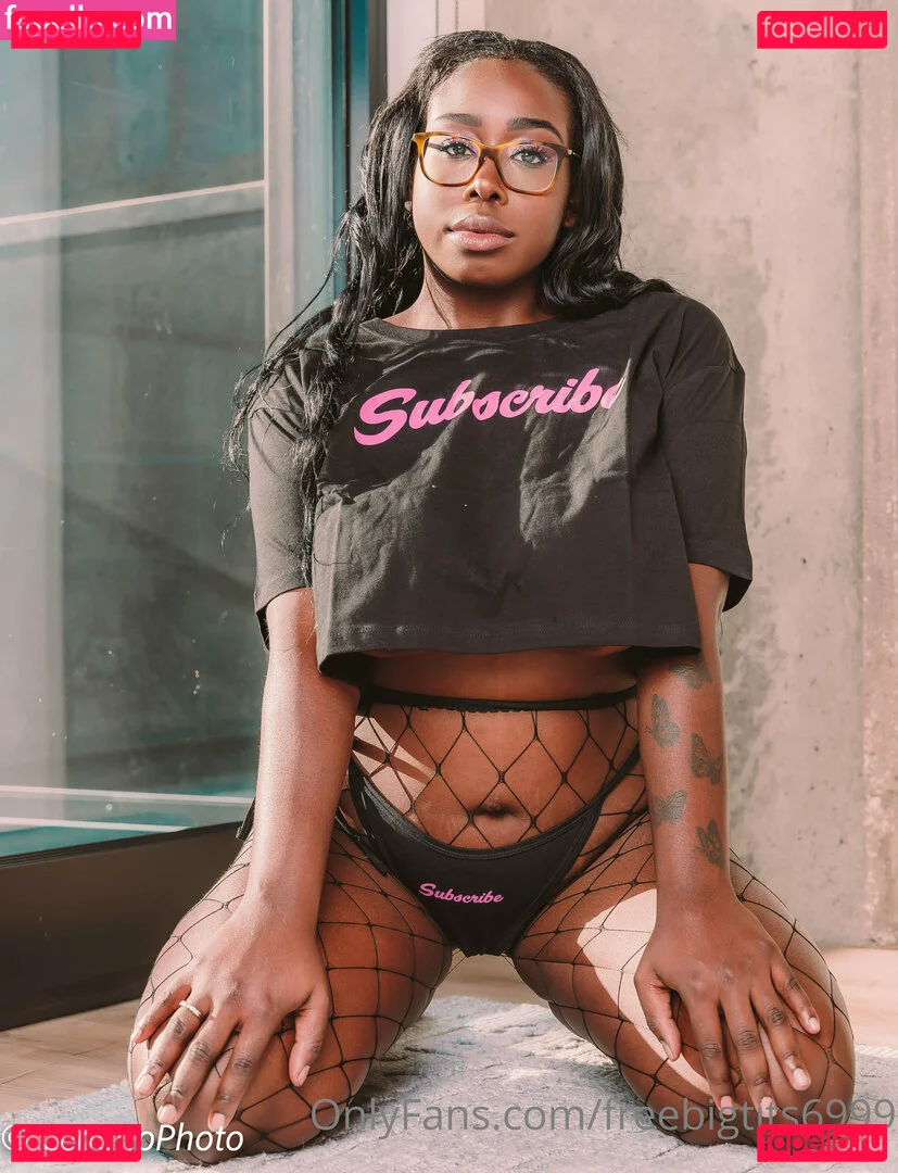 freebigtits6999 Onlyfans Photo Gallery 