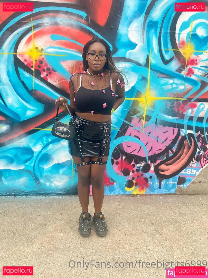 freebigtits6999 Onlyfans Photo Gallery 