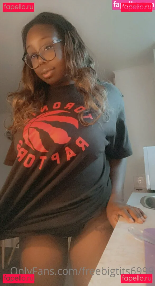freebigtits6999 Onlyfans Photo Gallery 