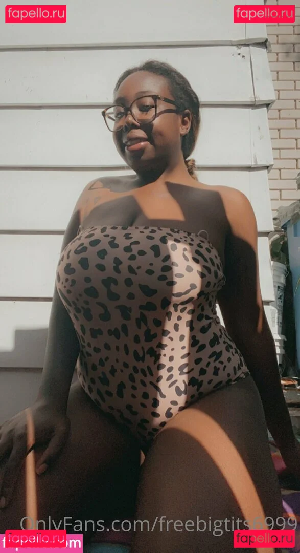 freebigtits6999 Onlyfans Photo Gallery 
