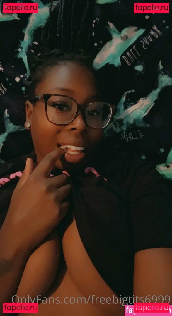 freebigtits6999 Onlyfans Photo Gallery 