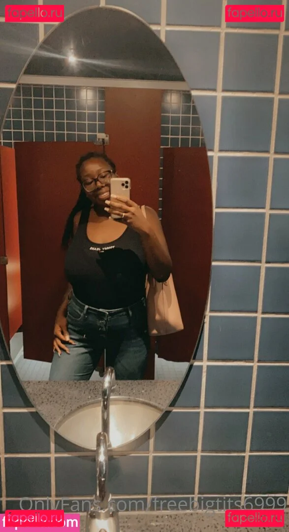 freebigtits6999 Onlyfans Photo Gallery 
