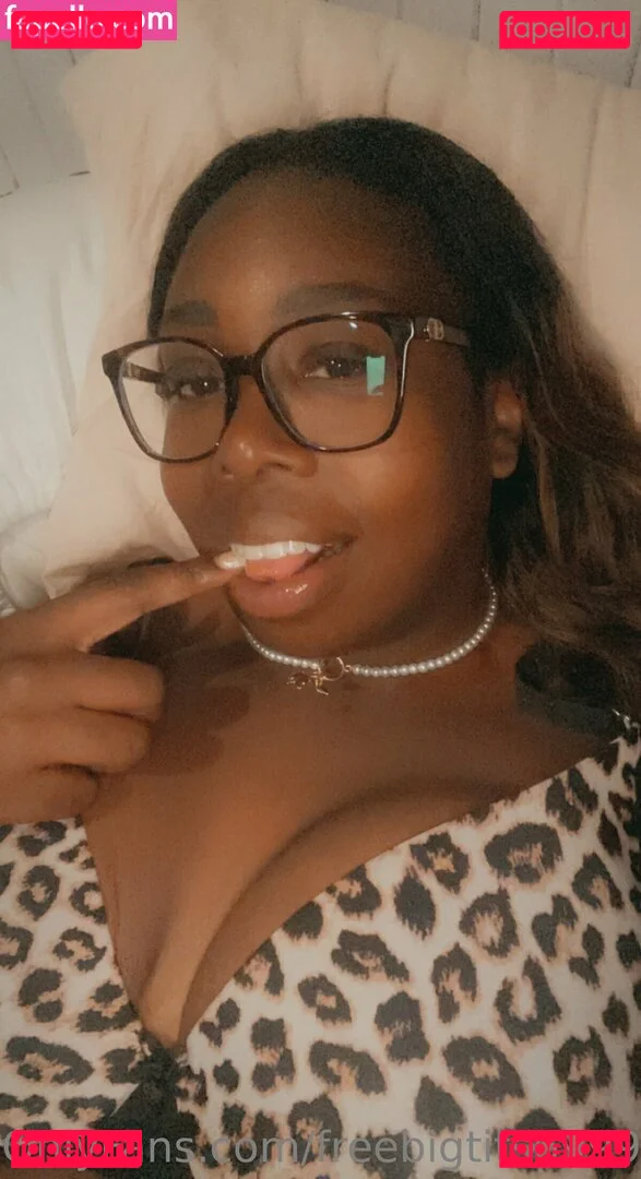 freebigtits6999 Onlyfans Photo Gallery 
