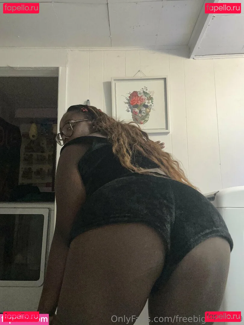 freebigtits6999 Onlyfans Photo Gallery 