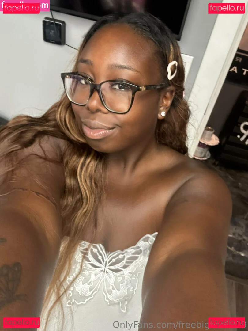 freebigtits6999 Onlyfans Photo Gallery 