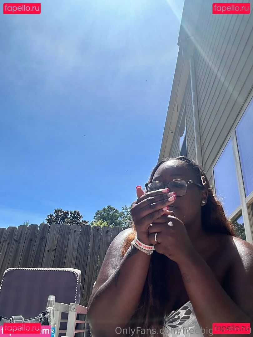 freebigtits6999 Onlyfans Photo Gallery 