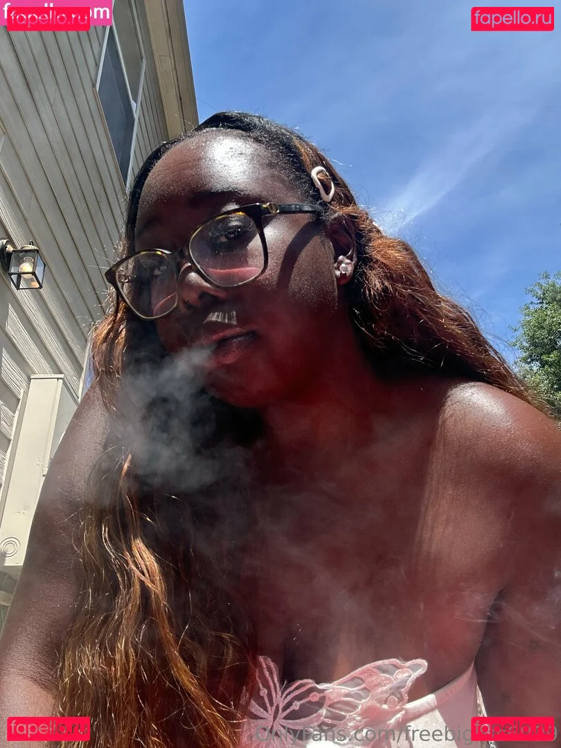 freebigtits6999 Onlyfans Photo Gallery 