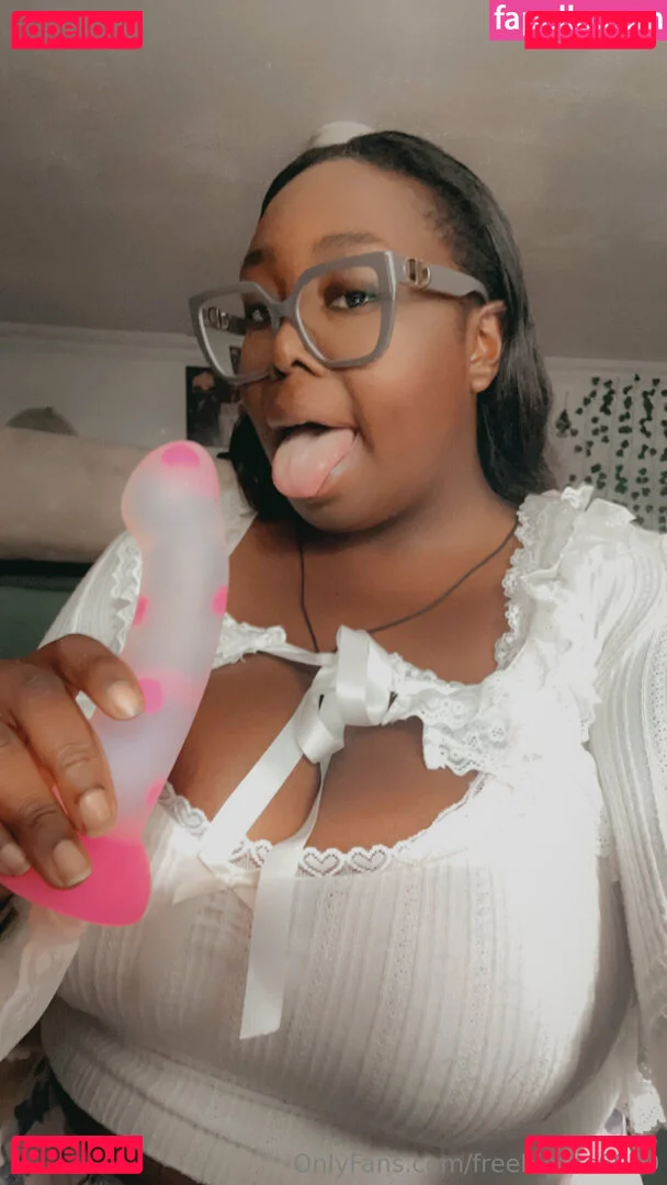 freebigtits6999 Onlyfans Photo Gallery 