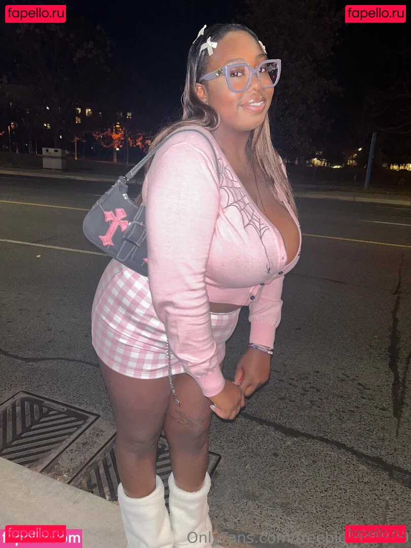 freebigtits6999 Onlyfans Photo Gallery 