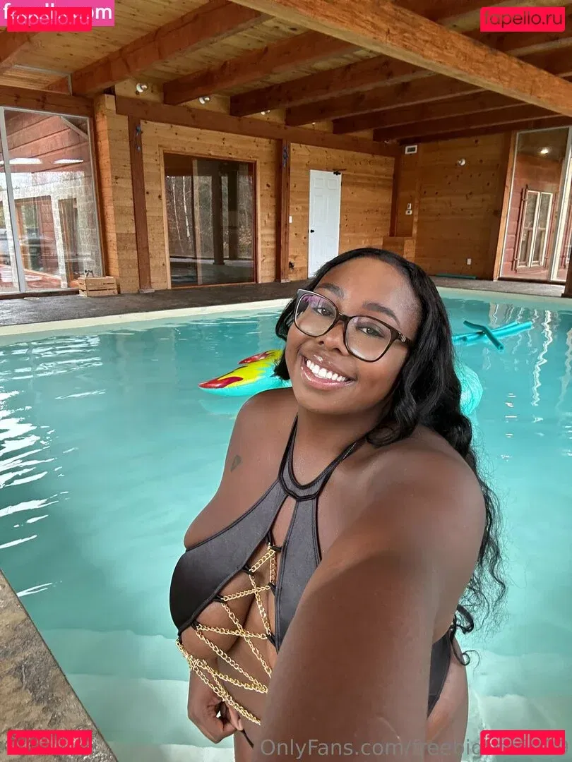 freebigtits6999 Onlyfans Photo Gallery 