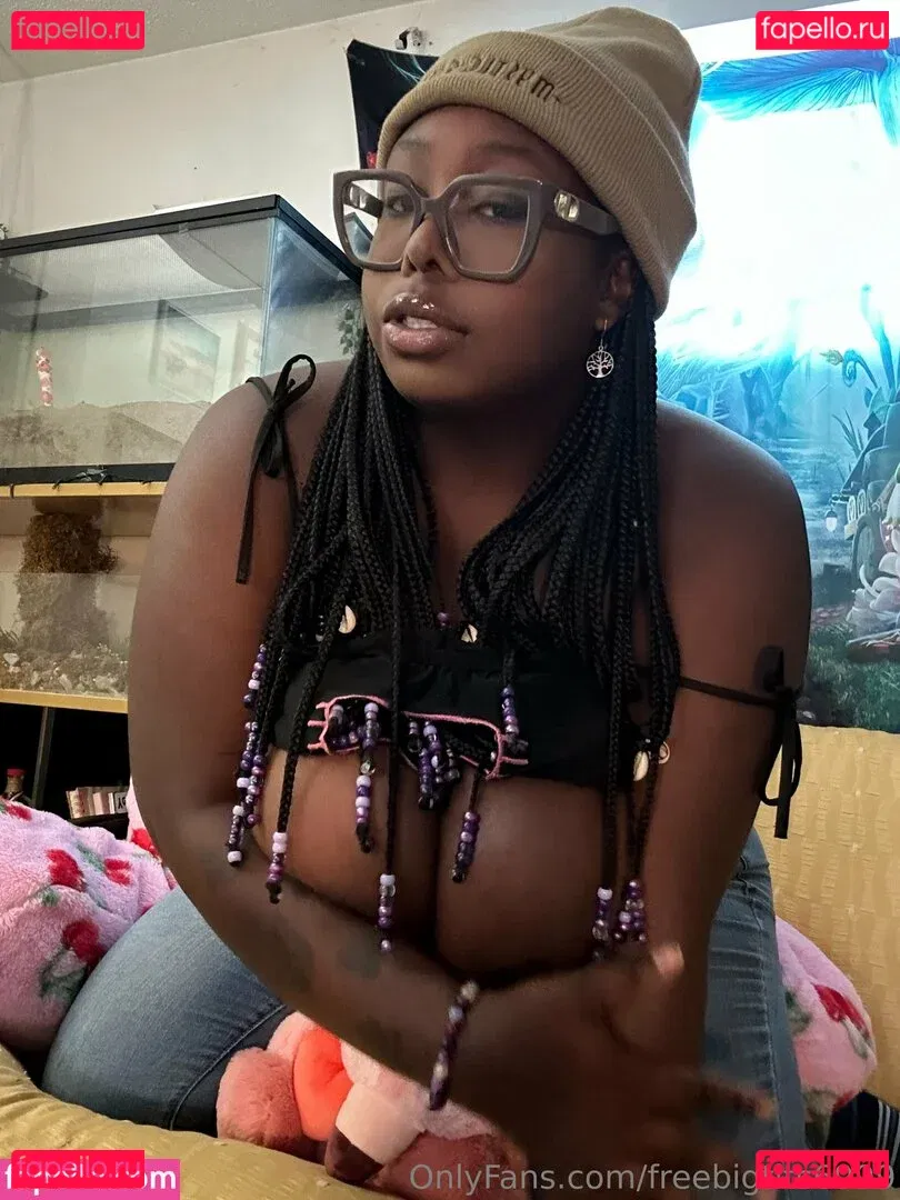 freebigtits6999 Onlyfans Photo Gallery 