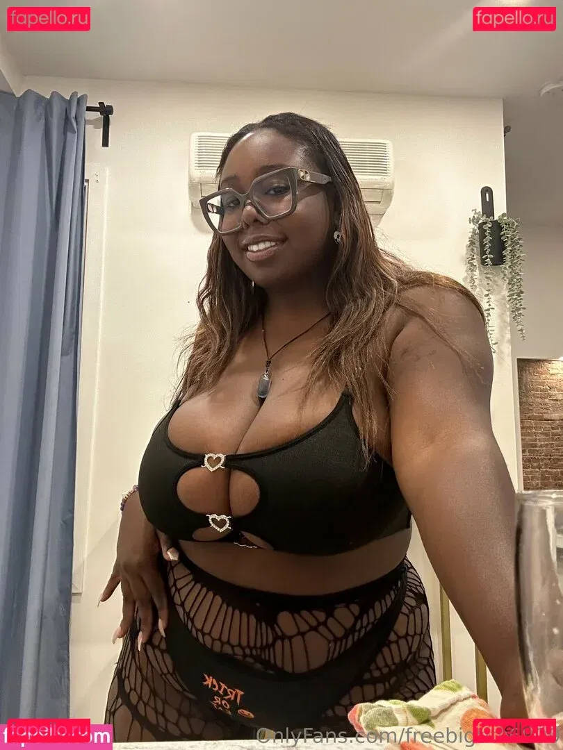 freebigtits6999 Onlyfans Photo Gallery 