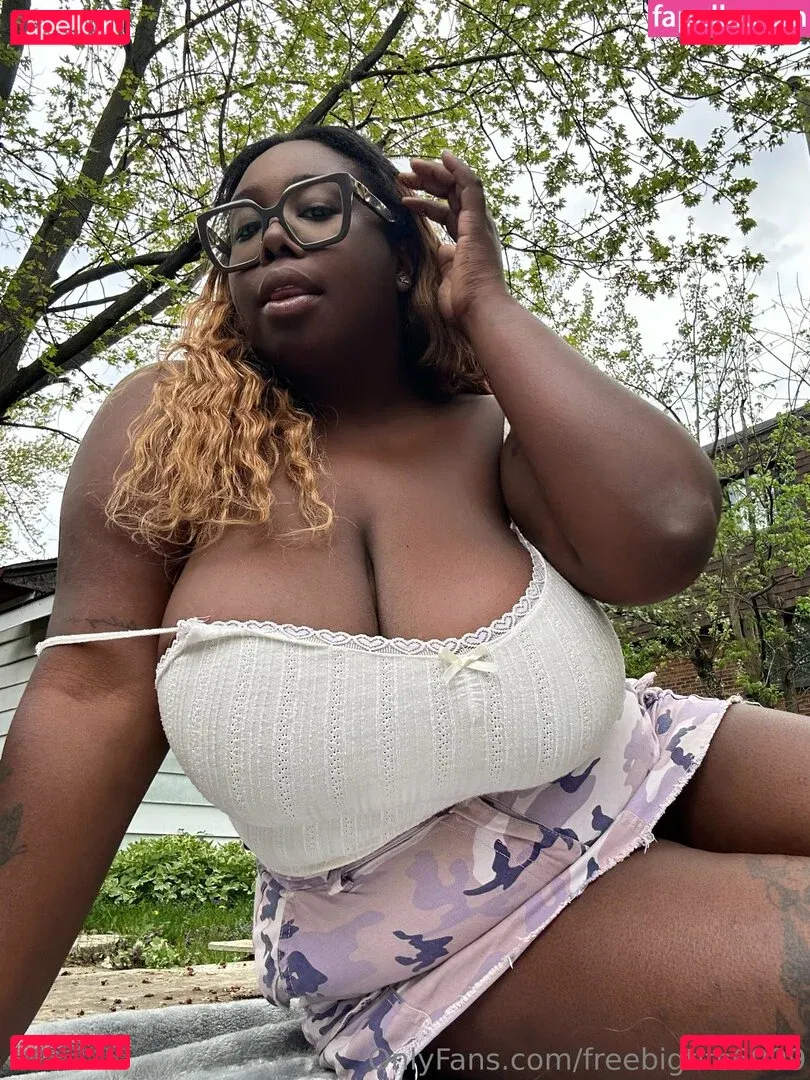 freebigtits6999 Onlyfans Photo Gallery 