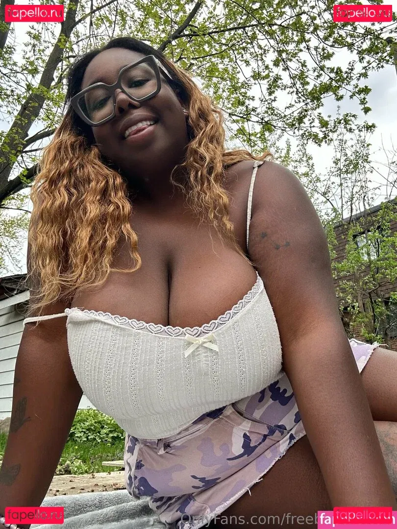 freebigtits6999 Onlyfans Photo Gallery 