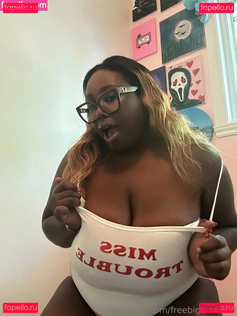 freebigtits6999 Onlyfans Photo Gallery 