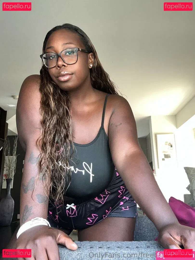 freebigtits6999 Onlyfans Photo Gallery 