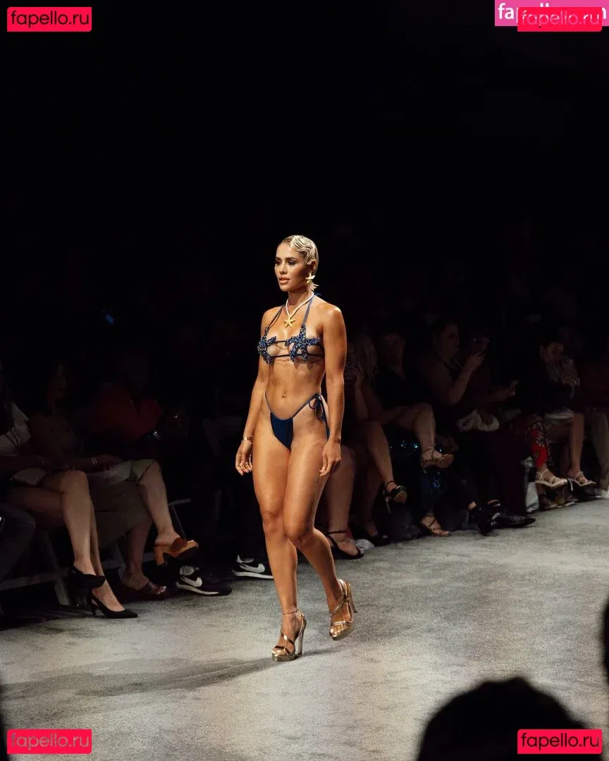 Alexia Inguanzo Onlyfans Photo Gallery 