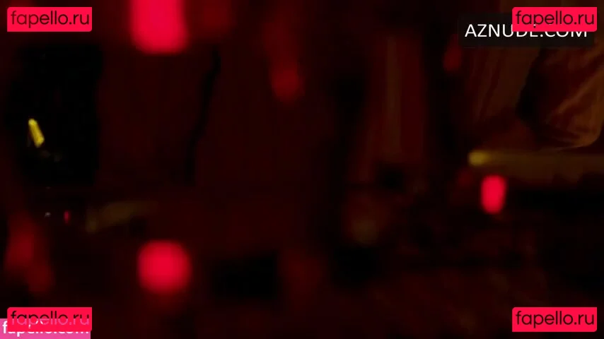 Betty Gilpin Onlyfans Photo Gallery 