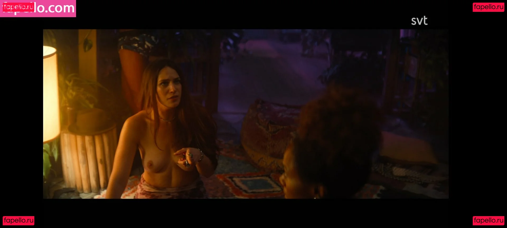 Betty Gilpin Onlyfans Photo Gallery 