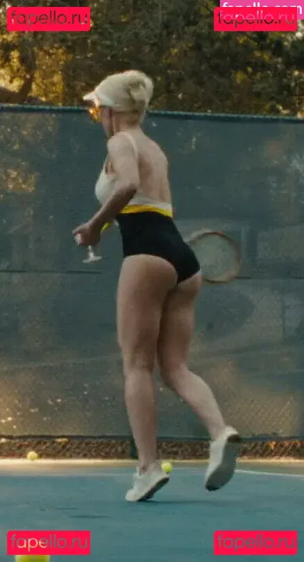 Betty Gilpin Onlyfans Photo Gallery 