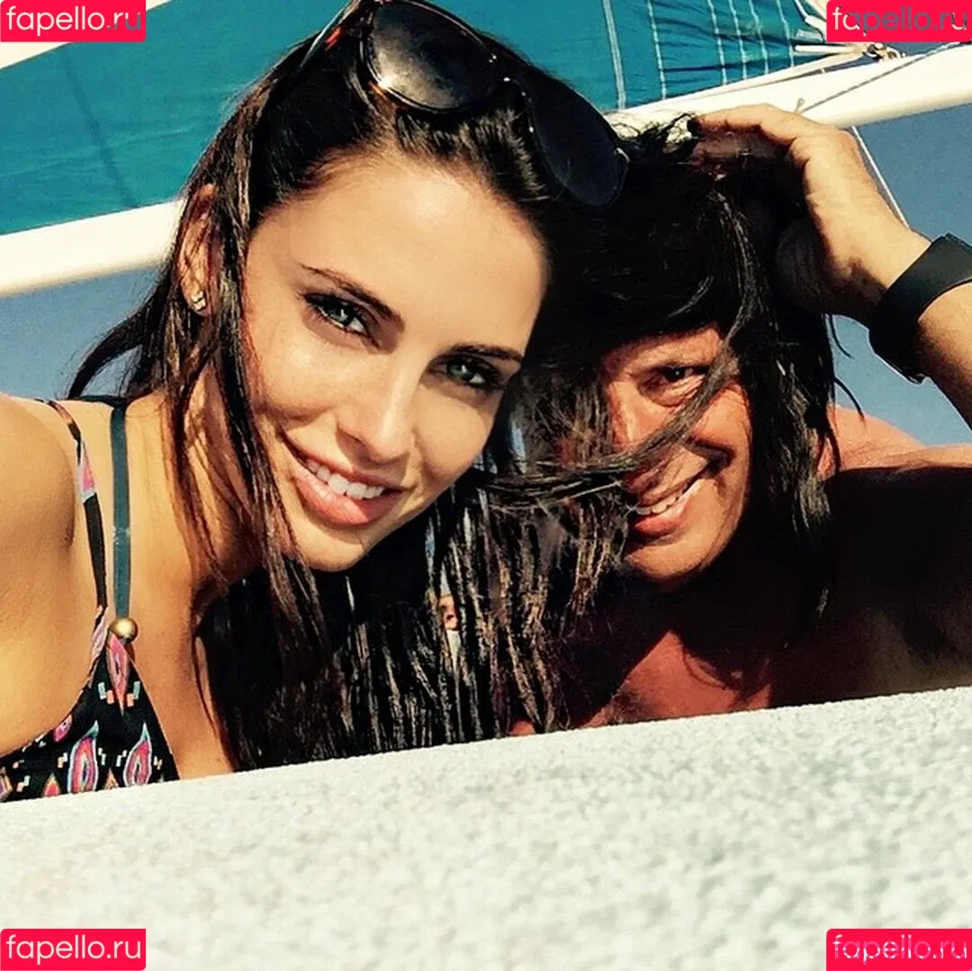 Jessica Lowndes Onlyfans Photo Gallery 
