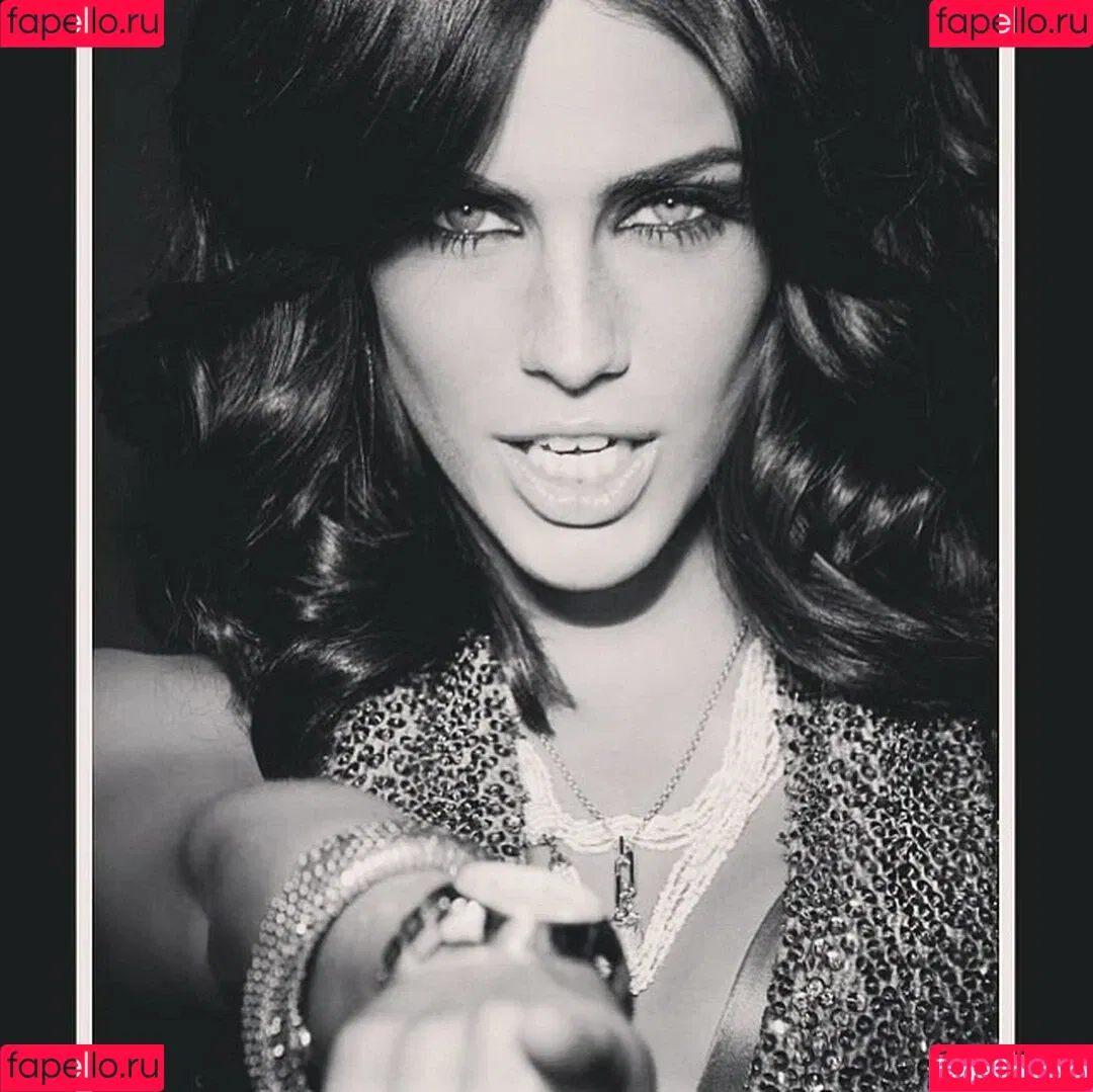 Jessica Lowndes Onlyfans Photo Gallery 