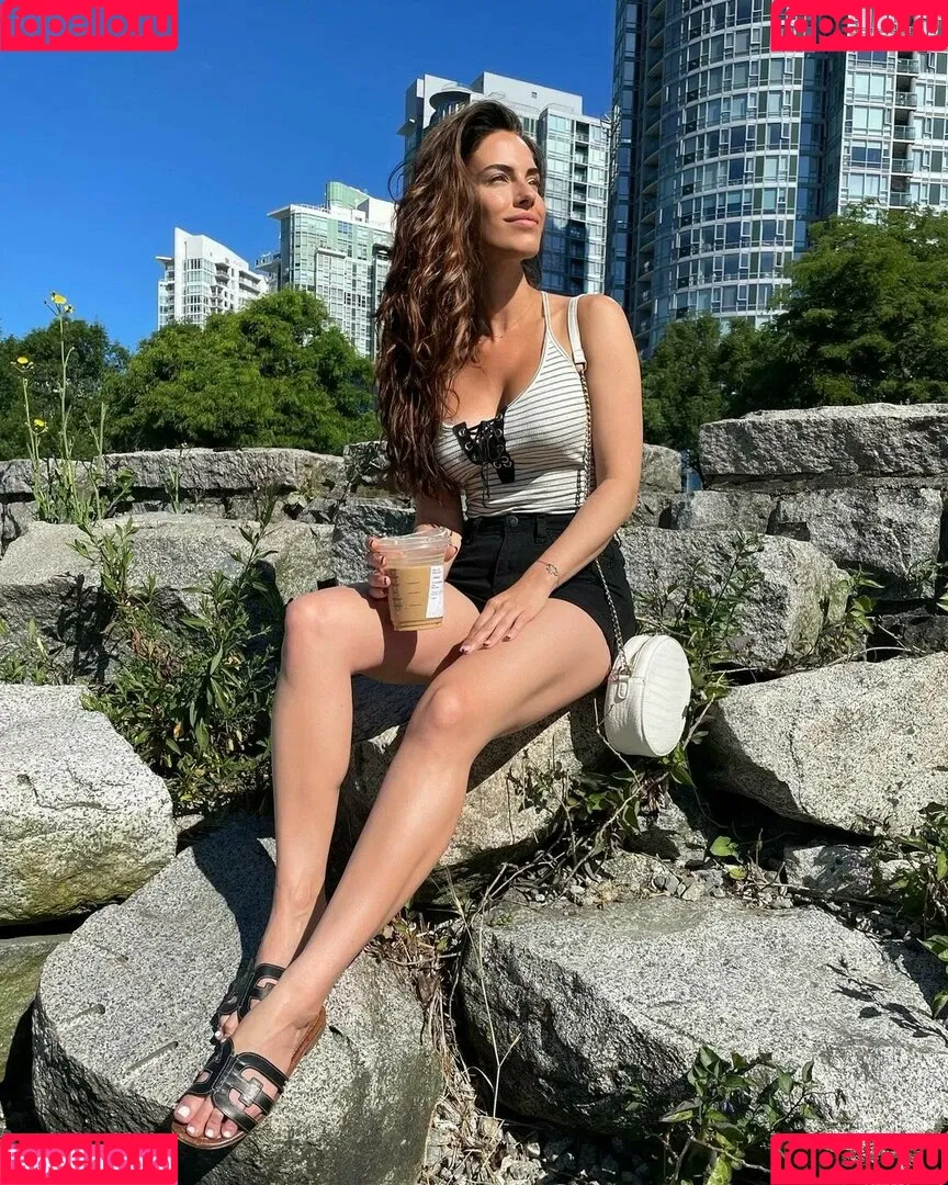 Jessica Lowndes Onlyfans Photo Gallery 