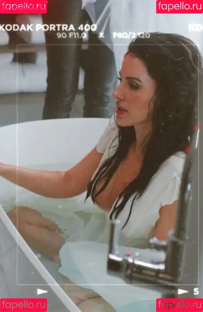 Jessica Lowndes Onlyfans Photo Gallery 