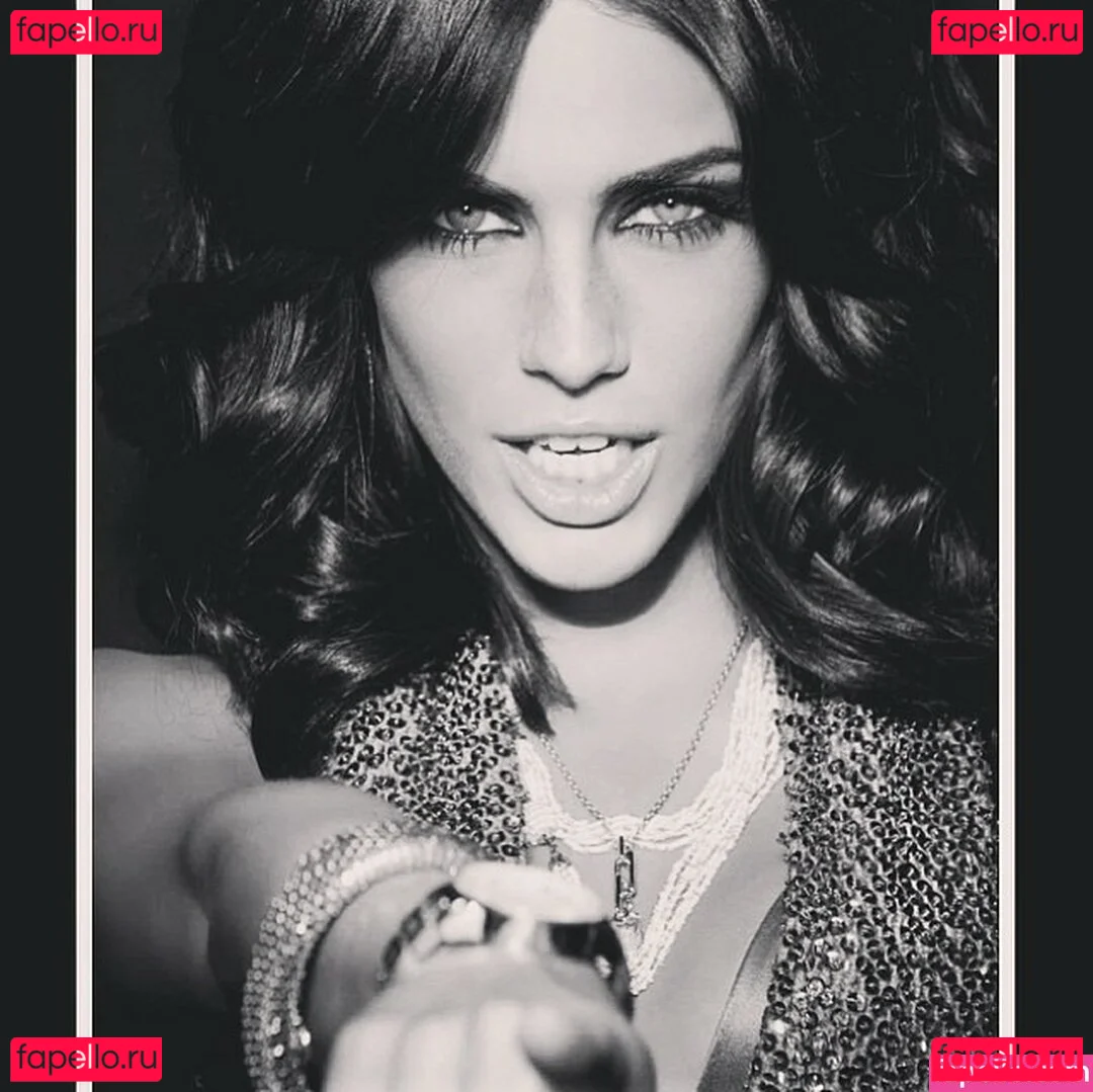 Jessica Lowndes Onlyfans Photo Gallery 