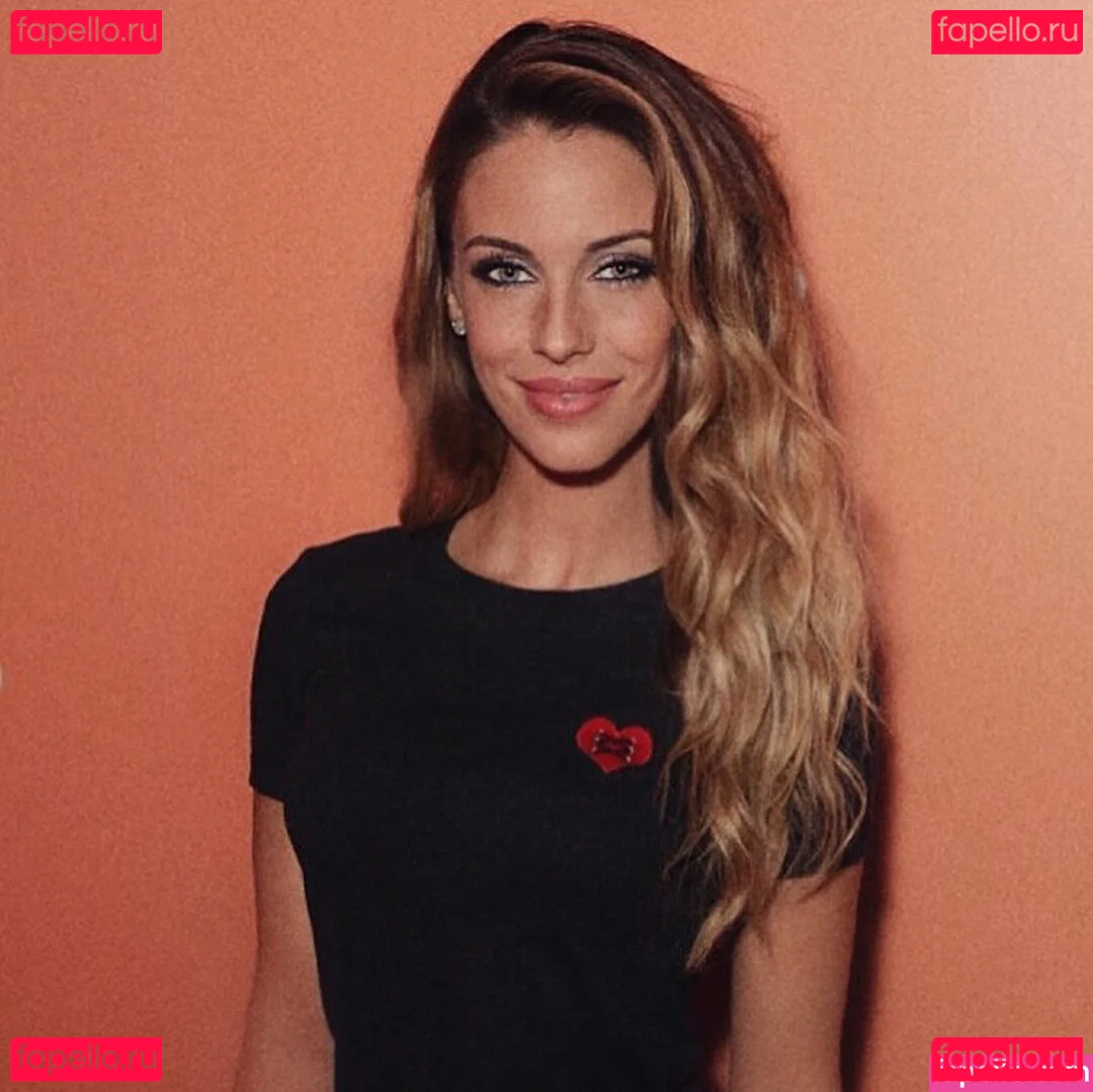 Jessica Lowndes Onlyfans Photo Gallery 