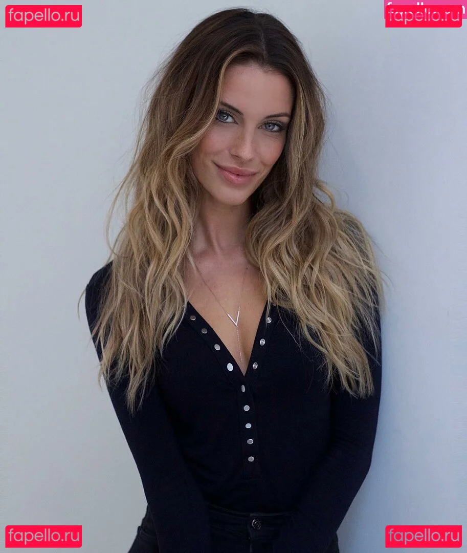 Jessica Lowndes Onlyfans Photo Gallery 