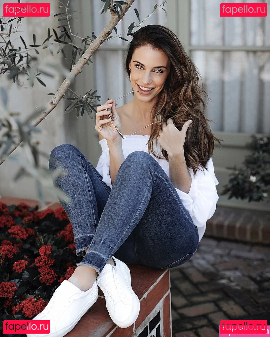 Jessica Lowndes Onlyfans Photo Gallery 